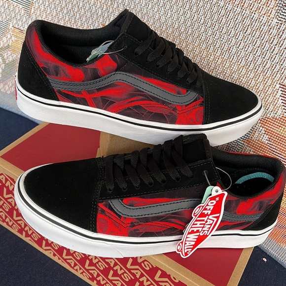 Vans Comfycush Old School 
After Dark Black/Red
VNOA5DYCY09
WMNS sneakers - Picture 12 of 16